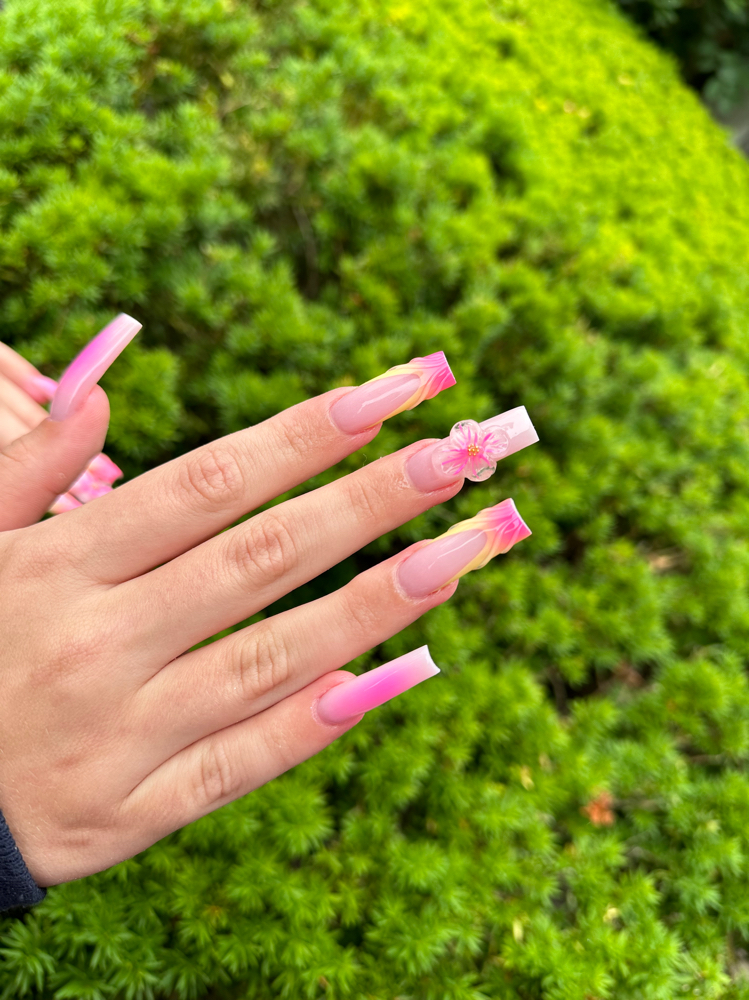 3D Flowers at NAILSTUDIOBYYEO in Leominster, MA