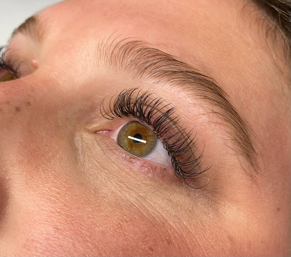 Classic Eyelash Extensions: Full