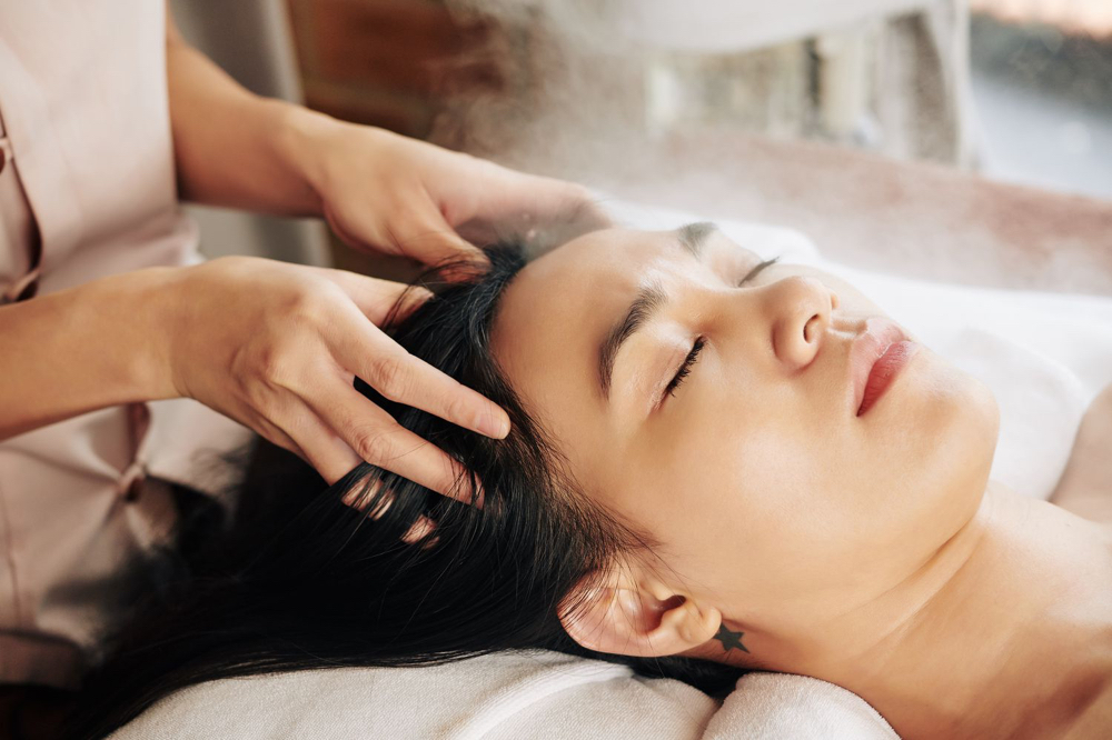 Scalp Massage With High Frequency