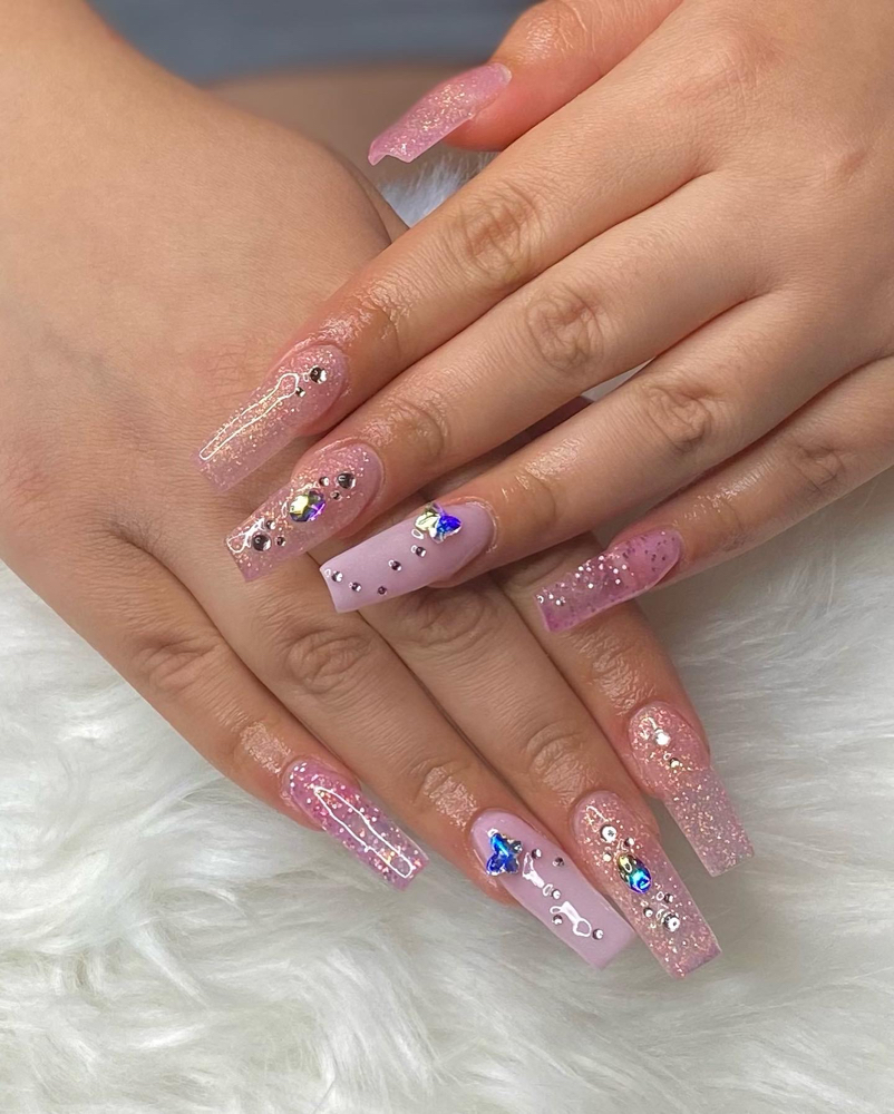 Nail Set With Rhinestones