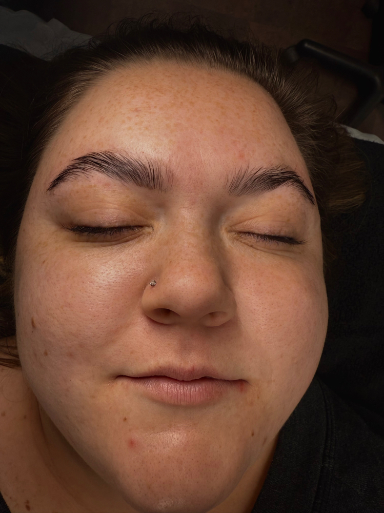Brow Lamination & Tint