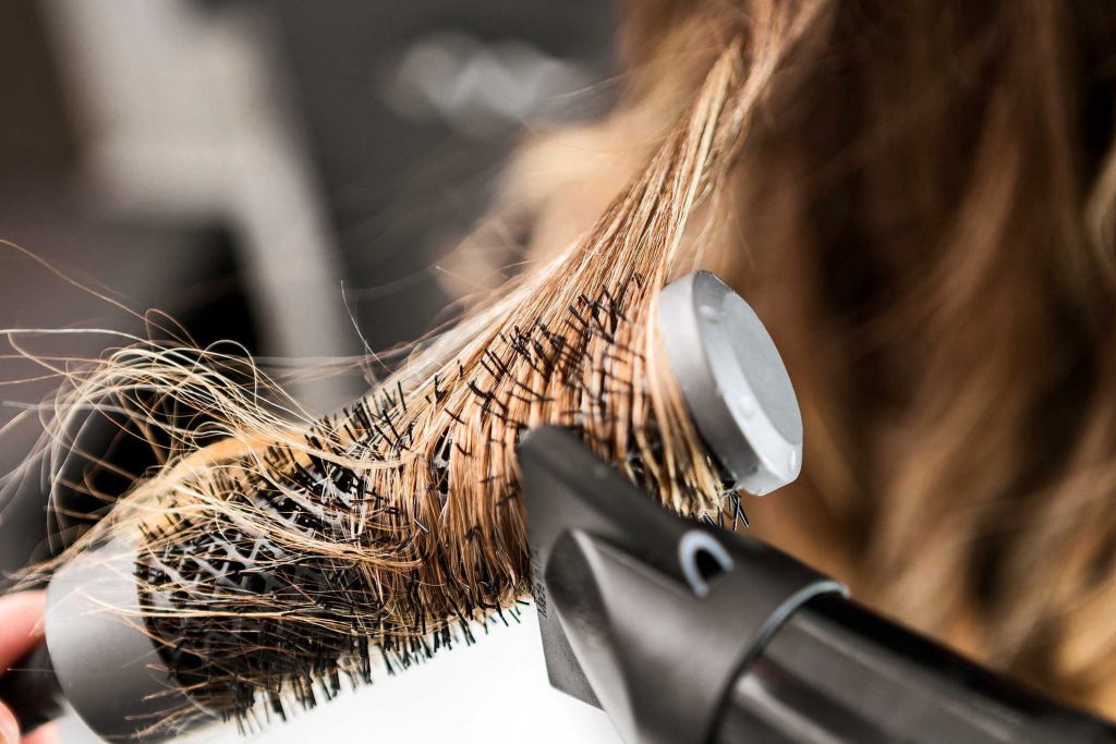 Blowout – Short to Medium Hair