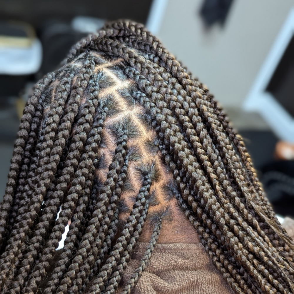 Knotless Medium at Stylo Sense LLC in Memphis, TN