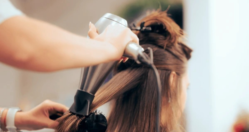 WASH & BLOWDRY