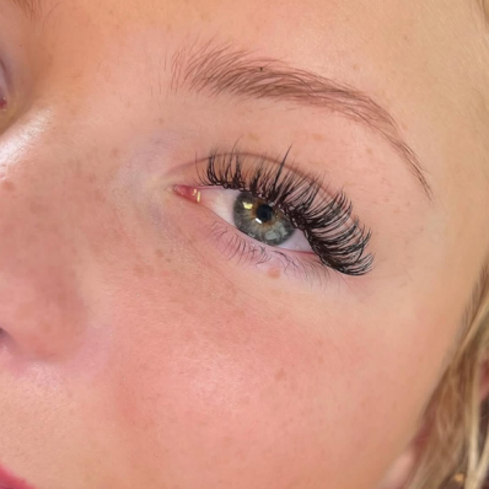 Hybrid lash extensions at Summer’s Hair + Lash Studio in Jasper, AL