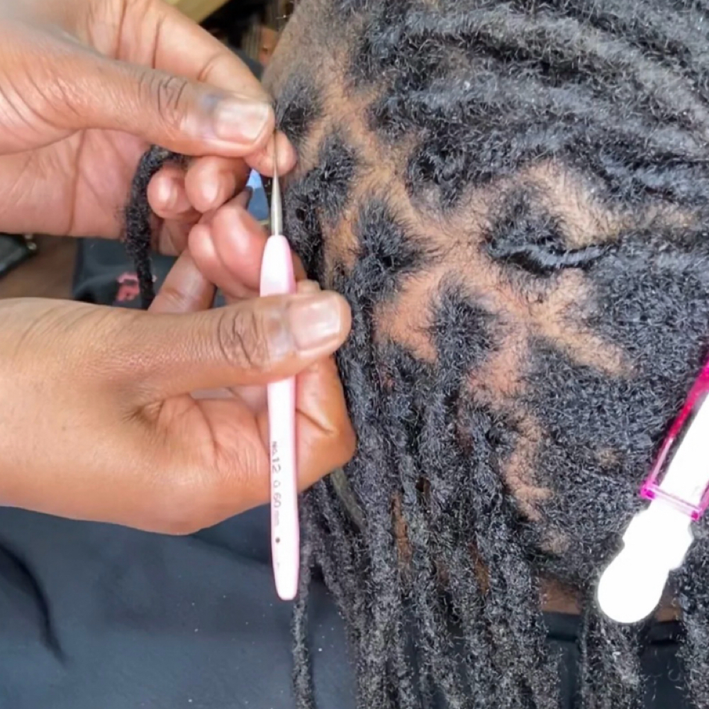 Loc Retie / Crochet at Sunny’s Organic Services in Beaumont, TX