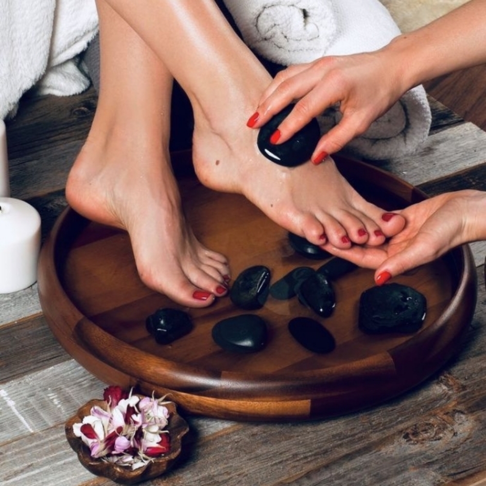 Deluxe Aqua Spa Pedicure at Le Beauté Aqua Beauty Bar in Cape Coral, FL