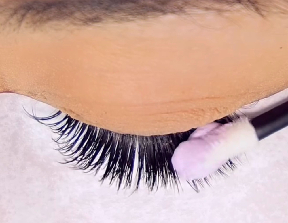 Professional Lash Removal