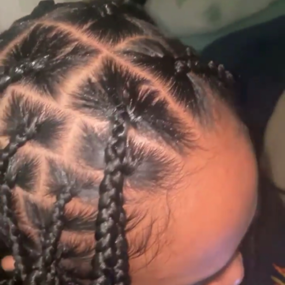 Knotless Braids at Shelaia Taylor in Los Angeles, CA