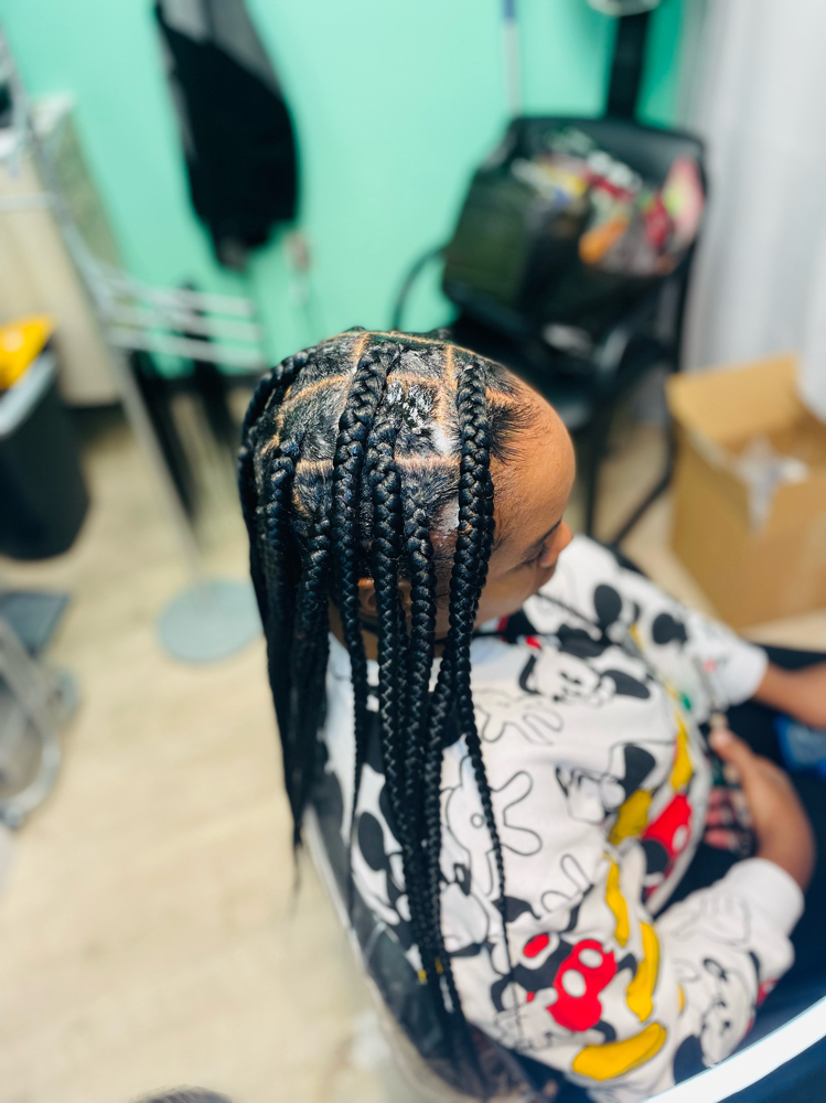 Large Knotless Braids