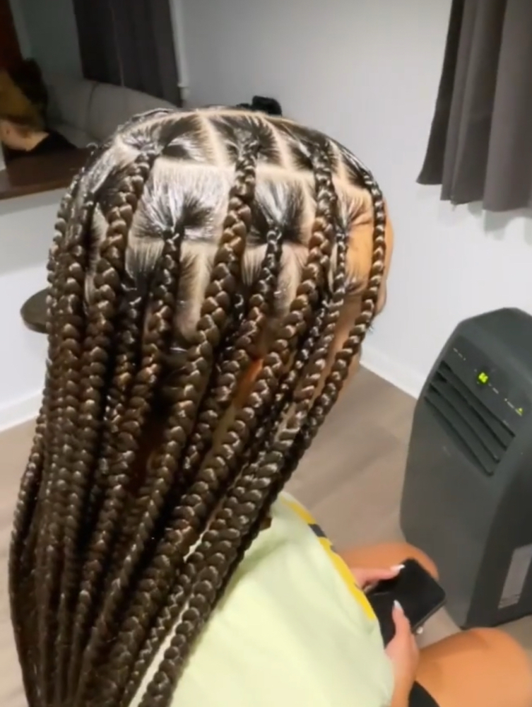 Braiding at jaqsmetics in Kissimmee, FL