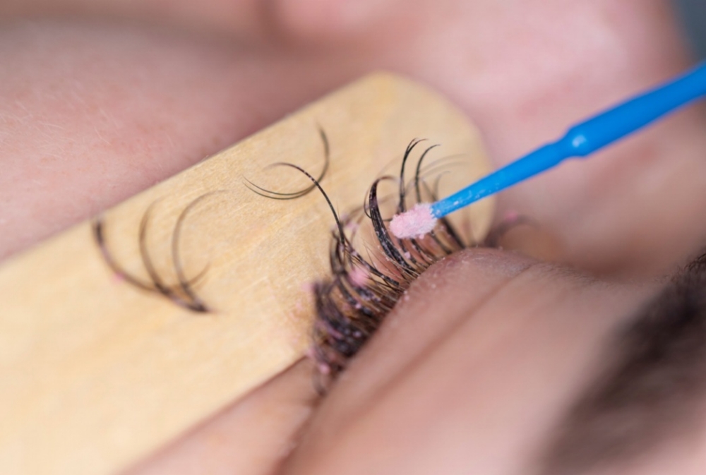 Lash Extension Removal