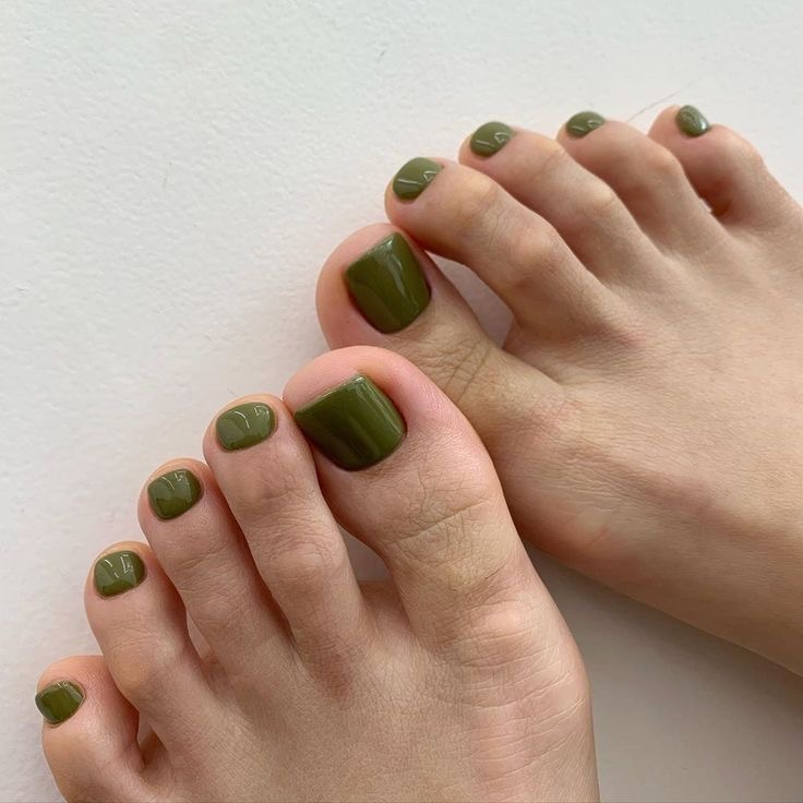 Color change (toes) at sexynailsbylexii in Windsor Locks, CT