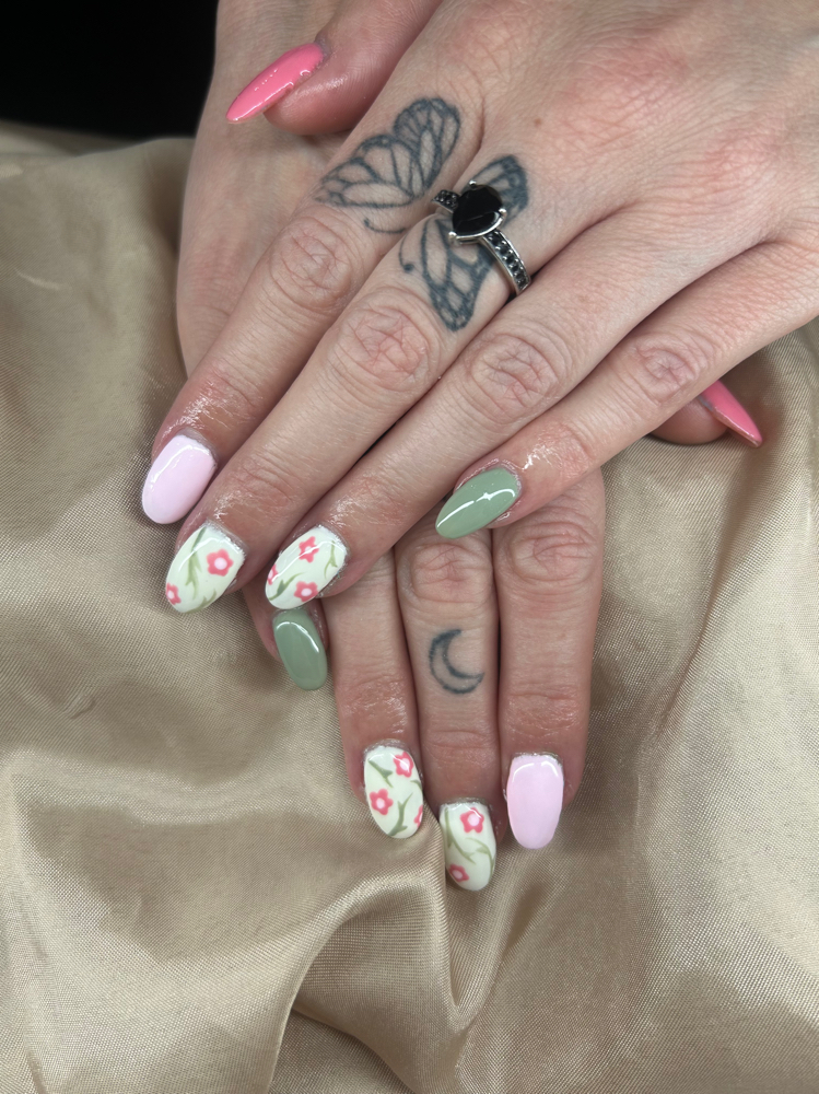 Simple Design at Allie Rhi Nails in Terre Haute, IN