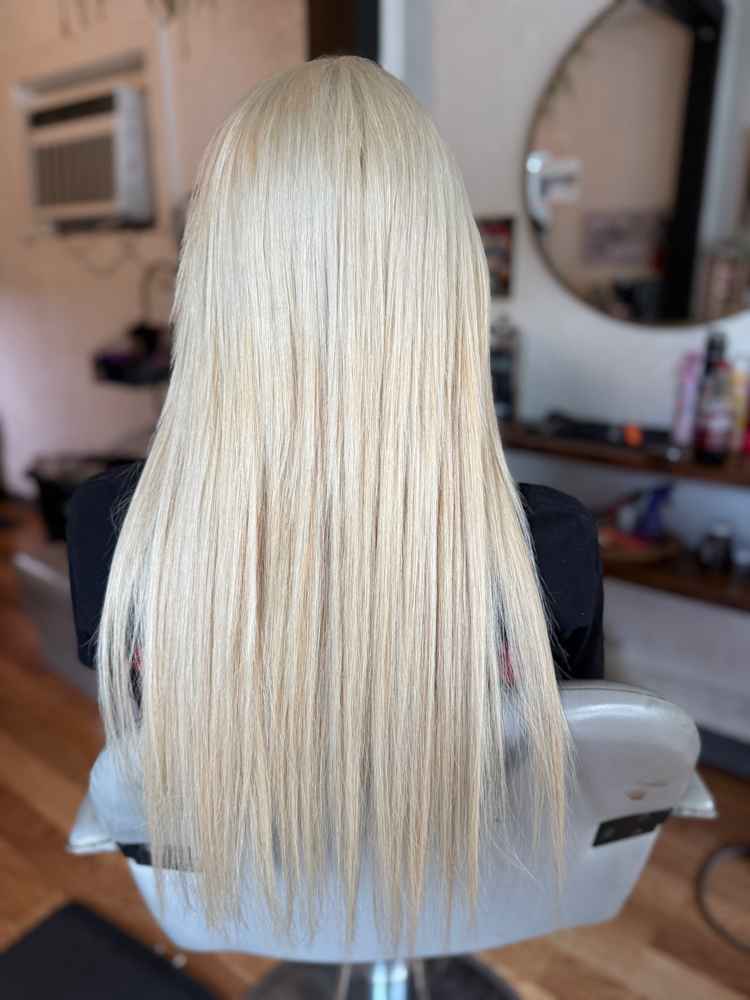 Platinum Card Root Tap at Pretty Parlor By Lyric in Humble, TX