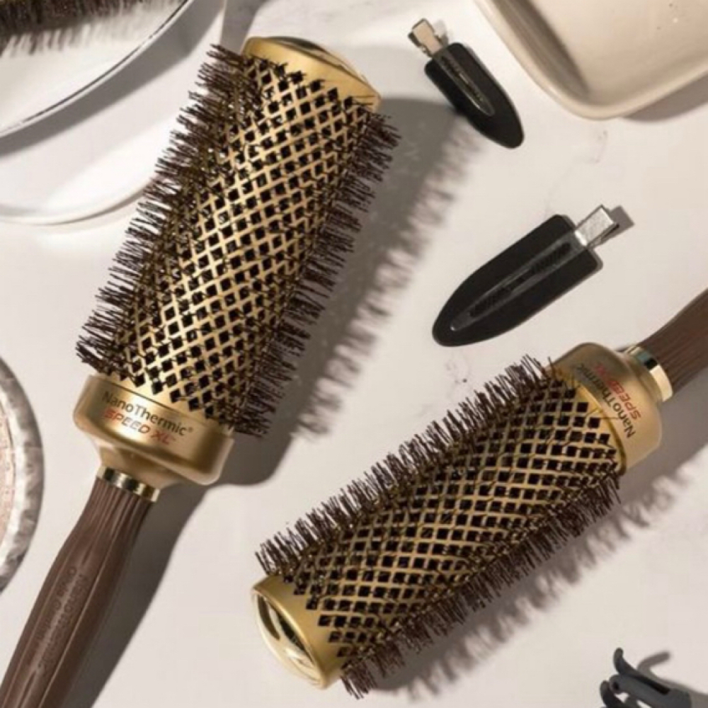 Blow Out And Style at A Shear Thing Beauty Collective in The woodlands, TX