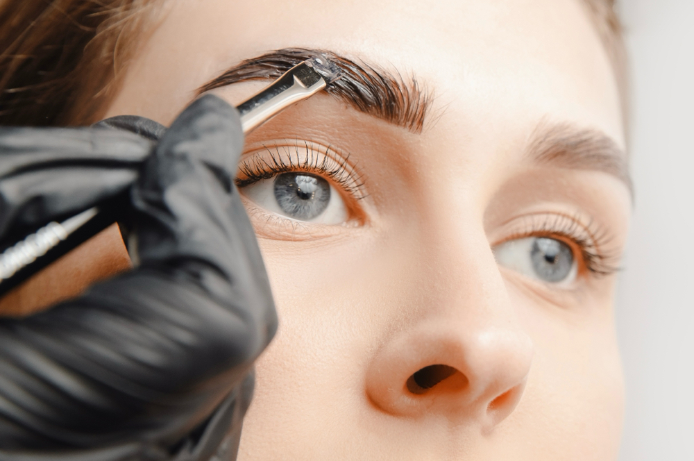 Brow wax and Tint