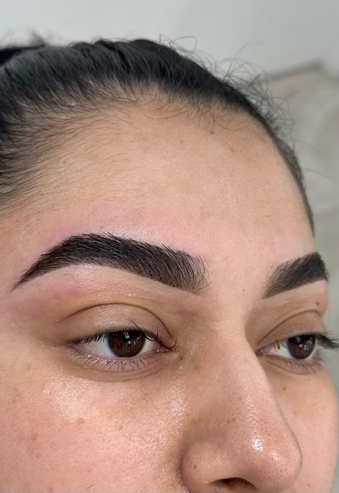 Brow Wax Sculpt