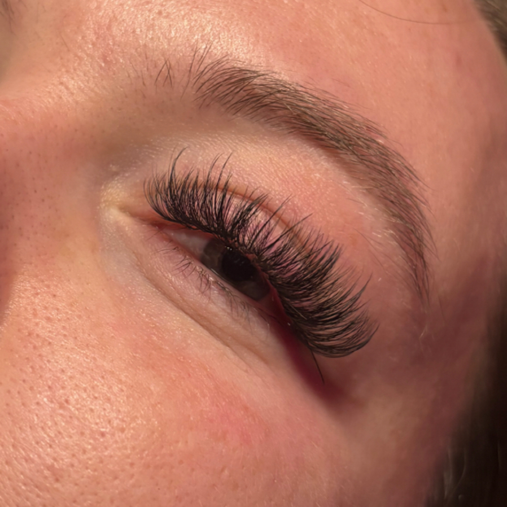 (fill In) Hybrid Lash Extentions at Mini Salon Co. in Bay city, MI