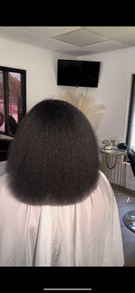 Shampoo• BlowDry