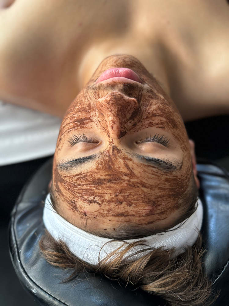 Hydrating Facial, Neck & Back