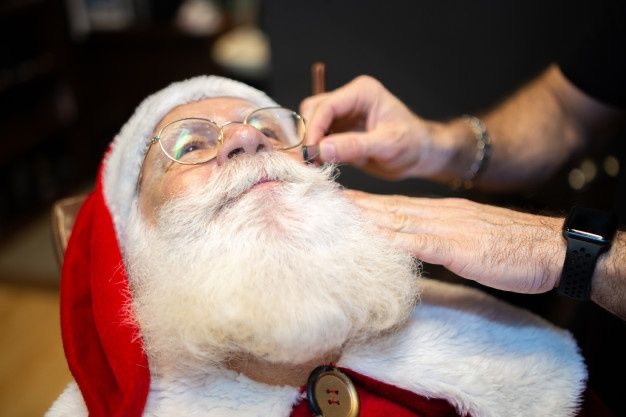 Christmas Men’s Cut & Shave 🎄