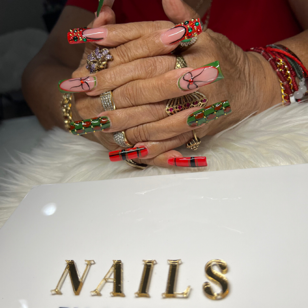 Level 4 Full Sets/Fills/Overlays at Ellyphantlovers Beauty in Okeechobee, FL