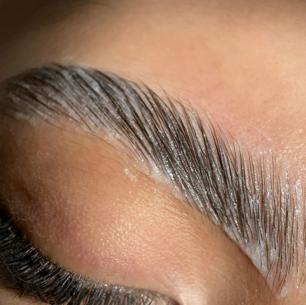 Brow Lamination + Tint