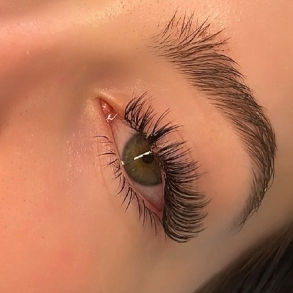 Bottom Lashes at Lindsey’s Lash Lab in Cookeville, TN