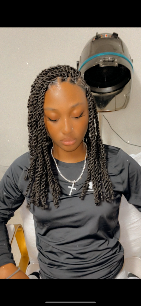 Med Invisible Locs (Shoulder)