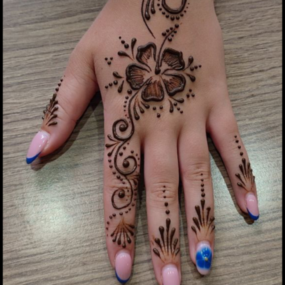 Hand Henna at luciamaxxed in Joliet, IL