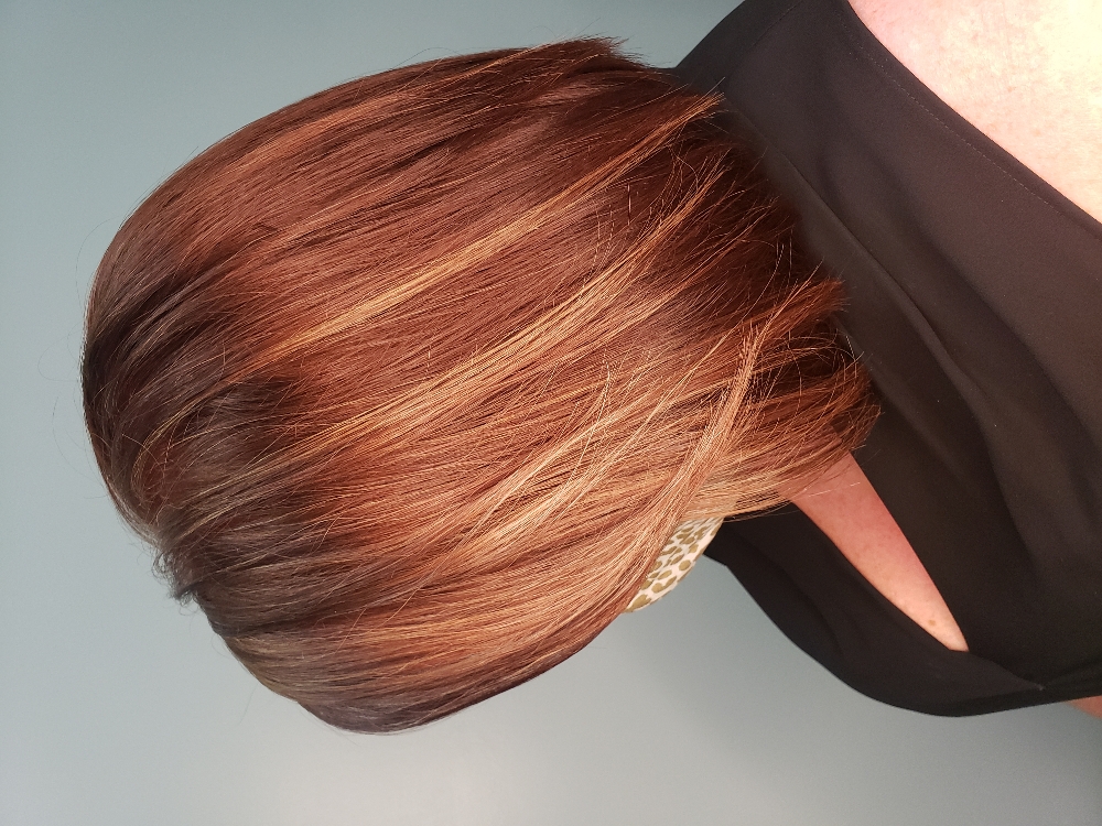 Women's Shampoo + Haircut