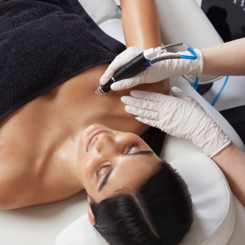 HydraFacial Neck + Décolleté