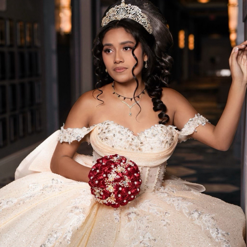 Deluxe quinceañera makeup and hairs at Samantha Guzman in Beltsville Md, MD