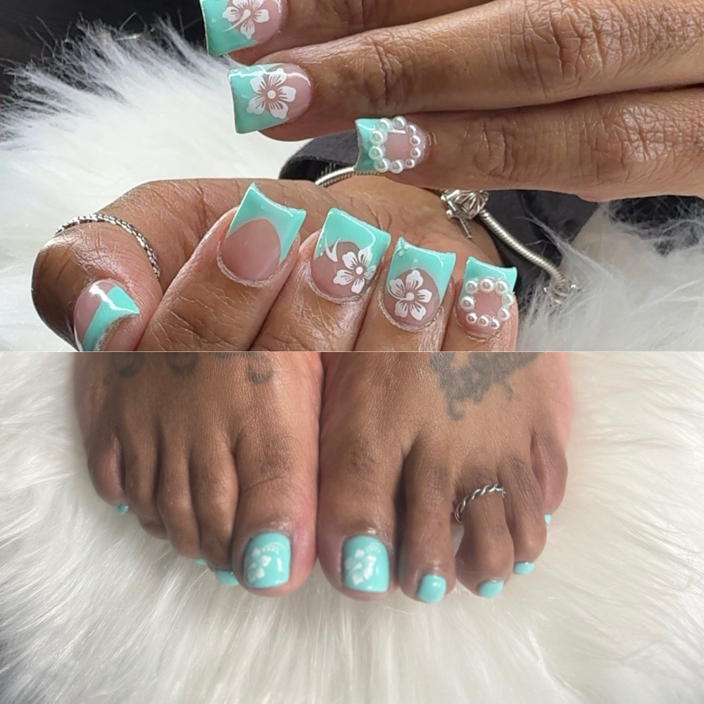 💅🏽Nails + Pedi Combo