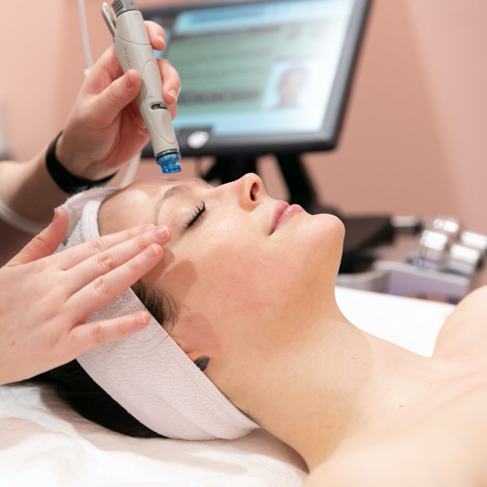 Signature Hydro Facial