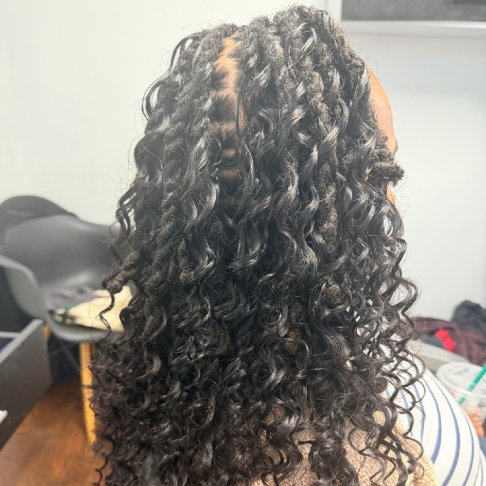 Miracle knots Loc at Lulu Luxe Locs in Brooklyn, NY