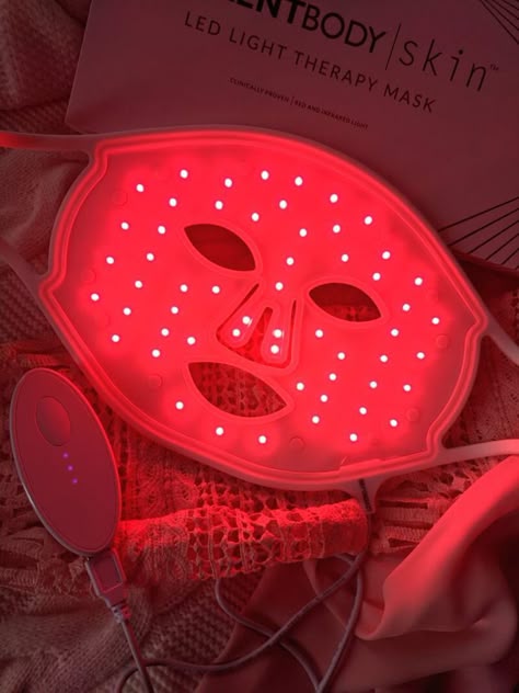 The Solbirde Light Facial (LED)