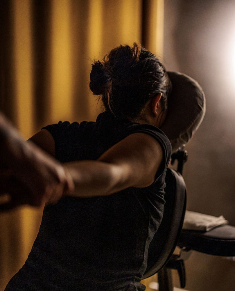 10 Minute- Chair Massage In Studio