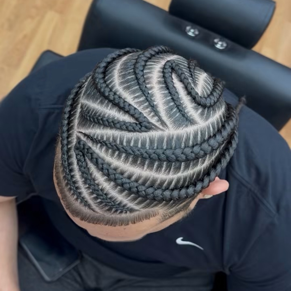 Braids at 🎀Pink Diamond Beauty studio🎀 in Irving, TX