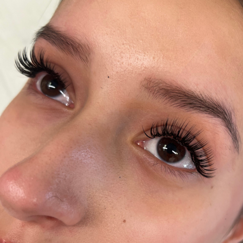 Light Volume Set at Ooh La Lash & Brow Beauty Bar in McAllen, TX