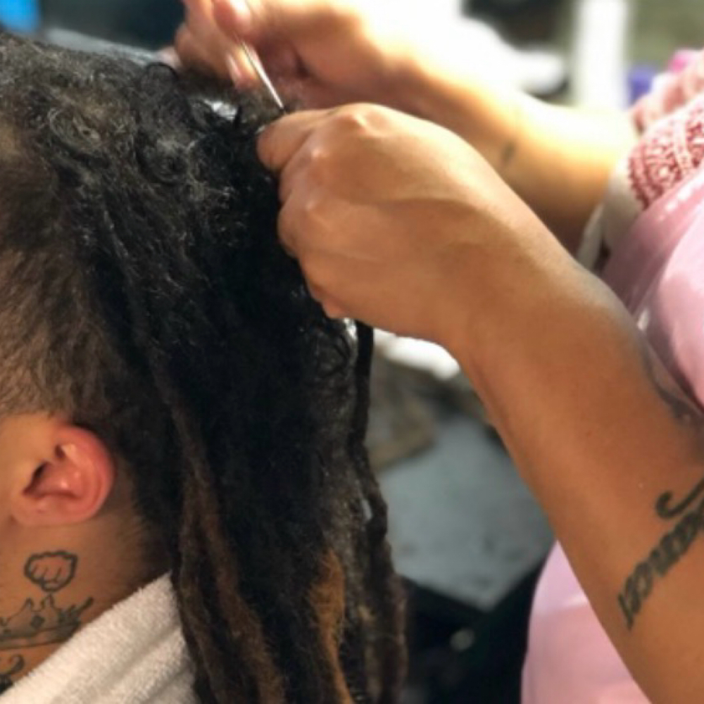 Crochet Needle Retwist at Trap Headdz in Middletown, OH