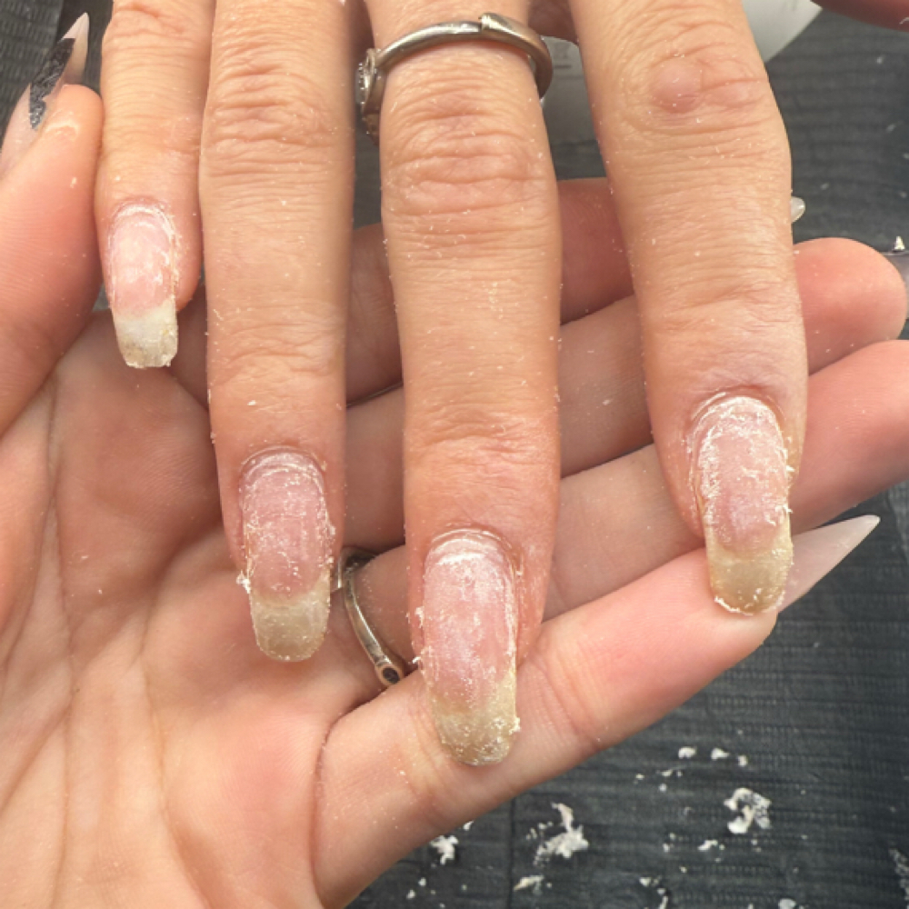soak off at HIGH MAINTENANCE HABITS SALON + LOUNGE in Aurora, IN