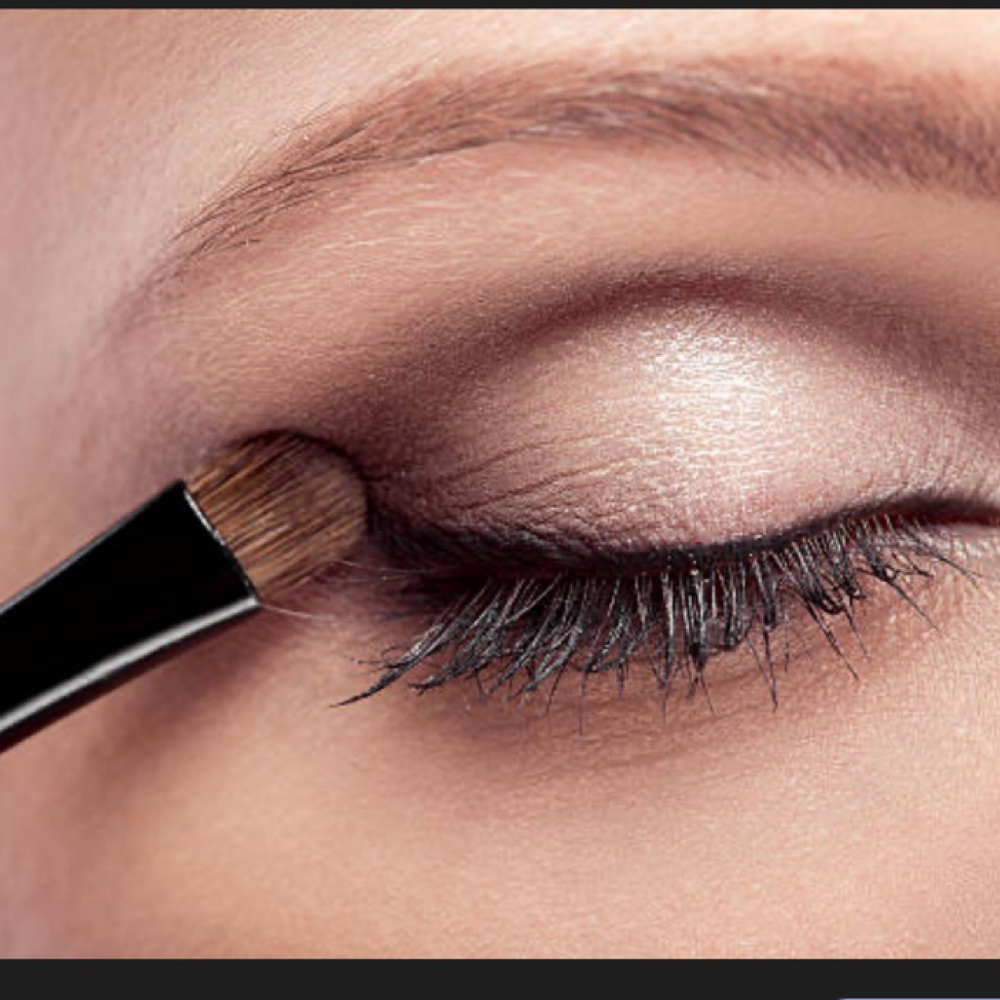 Make Up Application-The Aura Glow