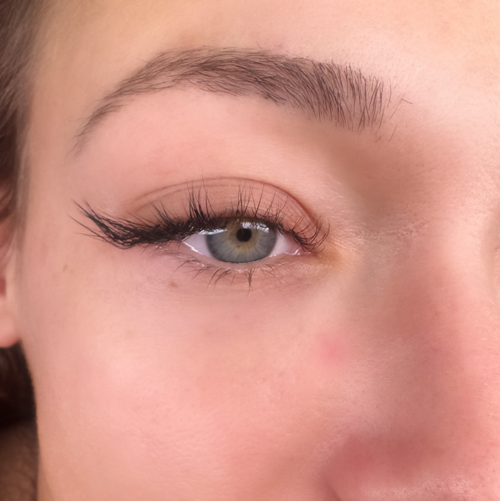 Hybrid Specialty Lash Full Set $180
