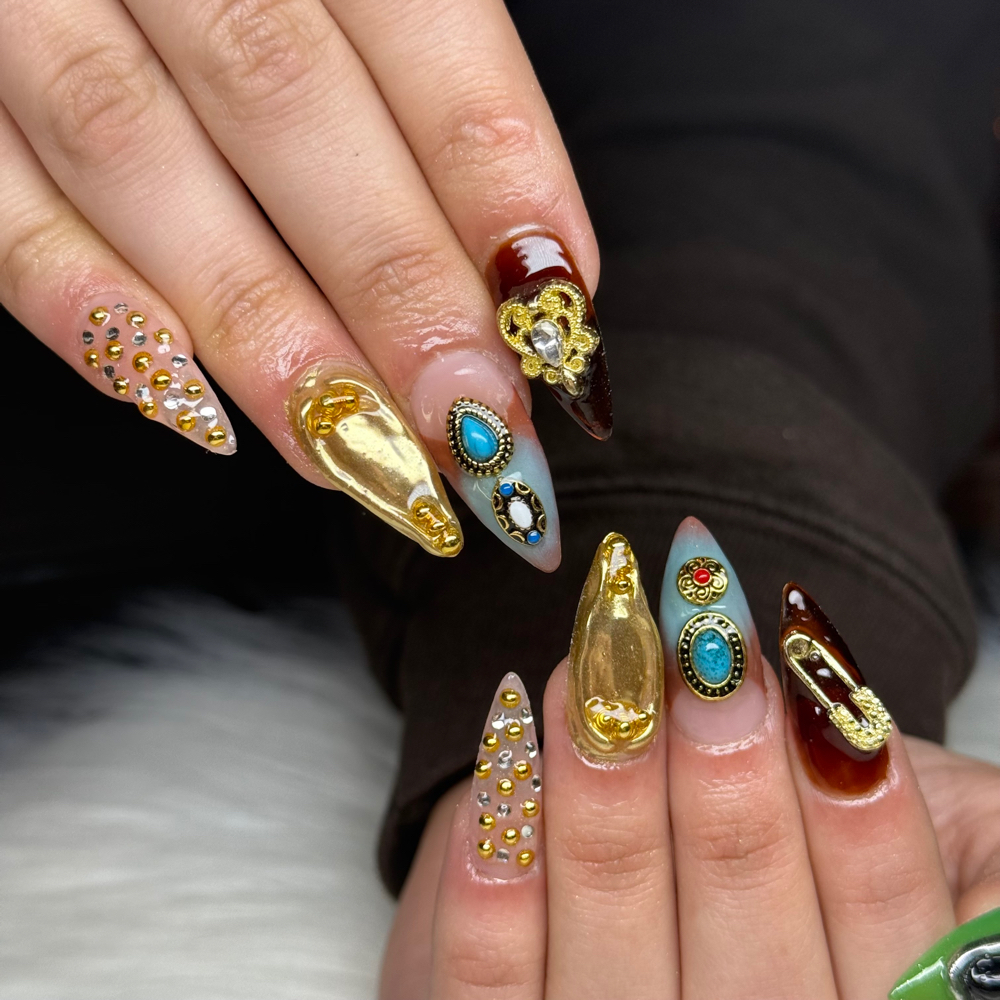 Medium Nail Extentions