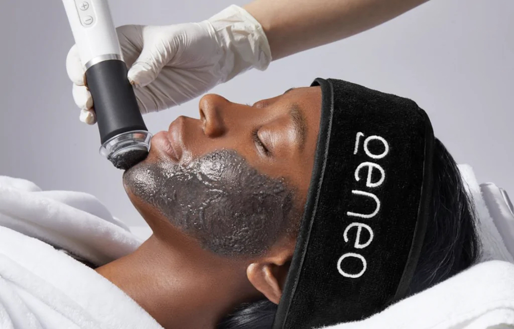 Glo2Facial by Geneo