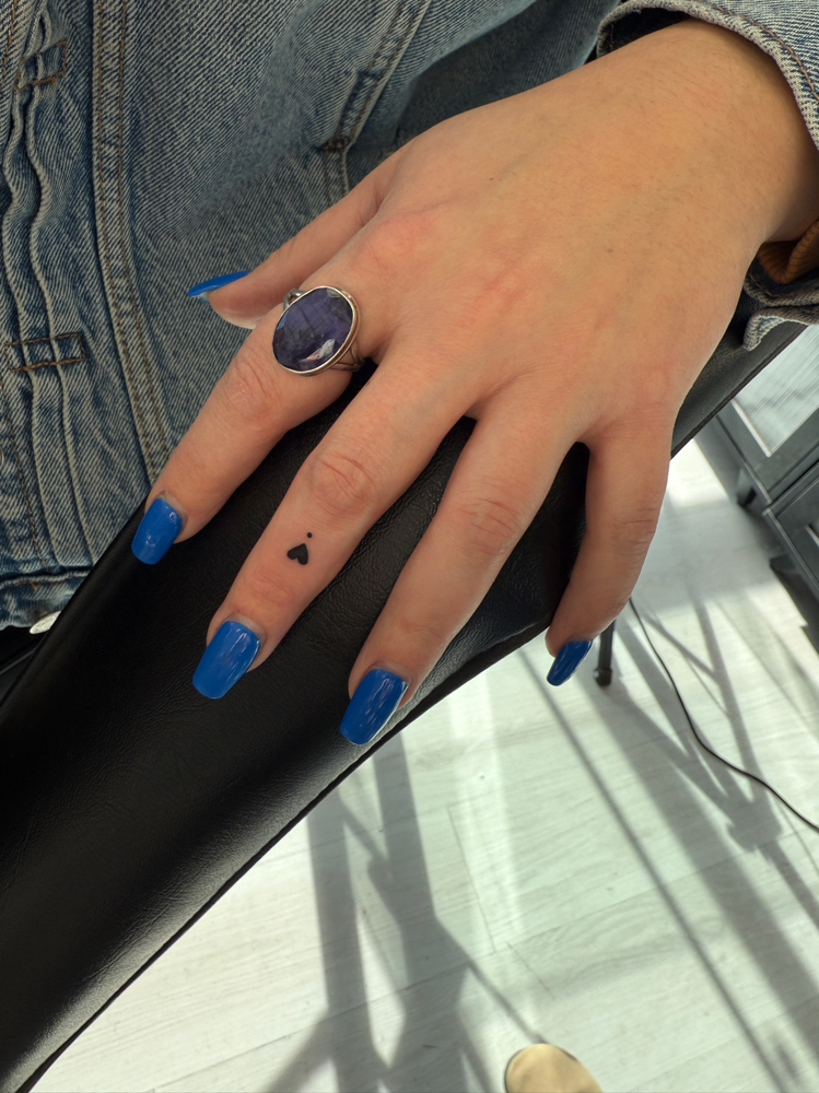 Finger Tattoo