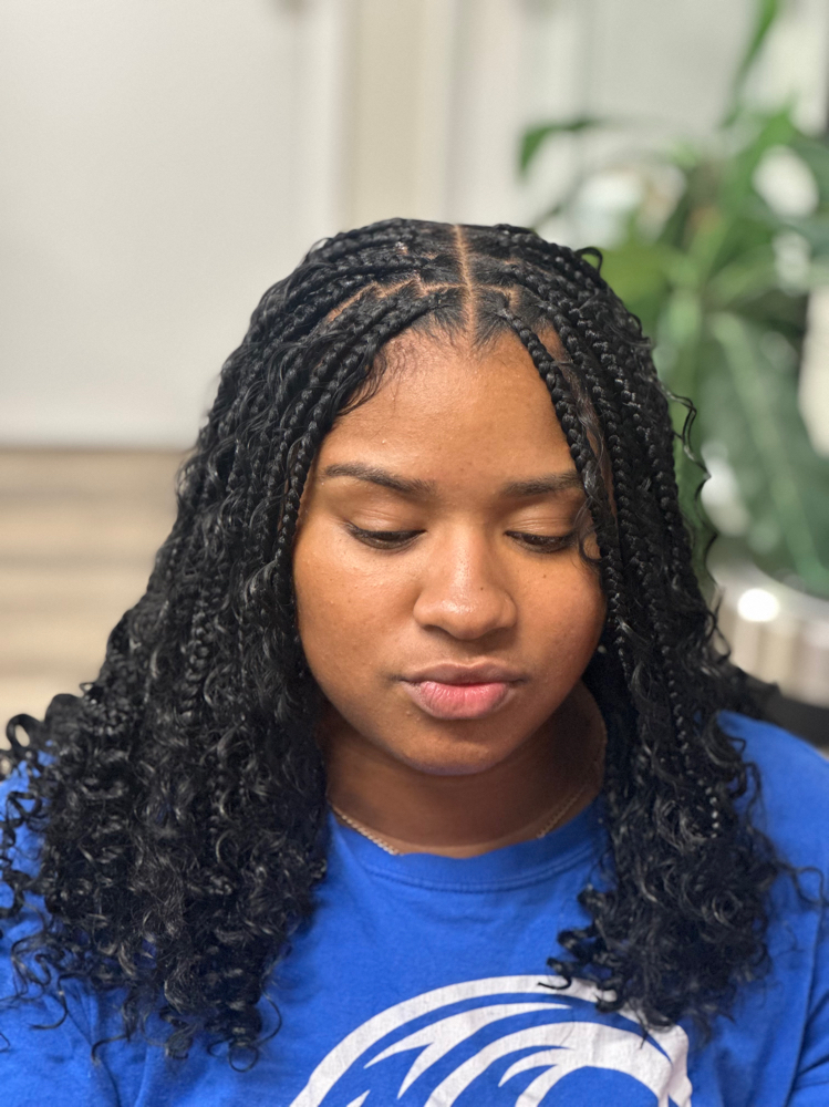 Smedium Boho Knotless Bob
