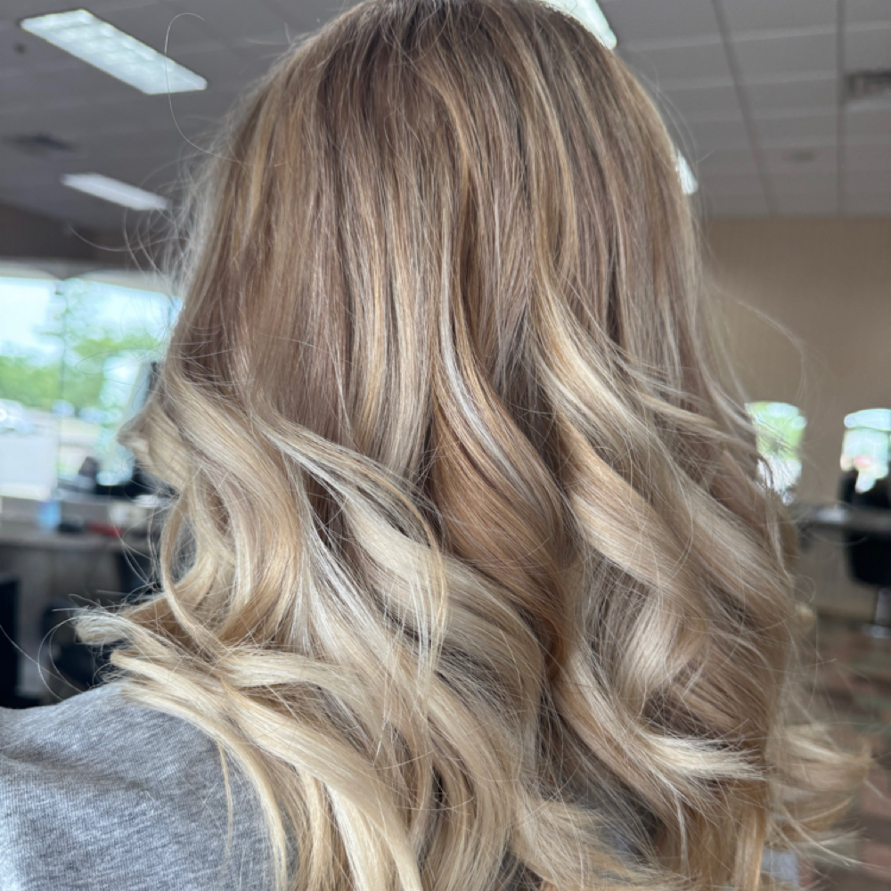 Lowlight at SlayedByAbs in Waverly, OH